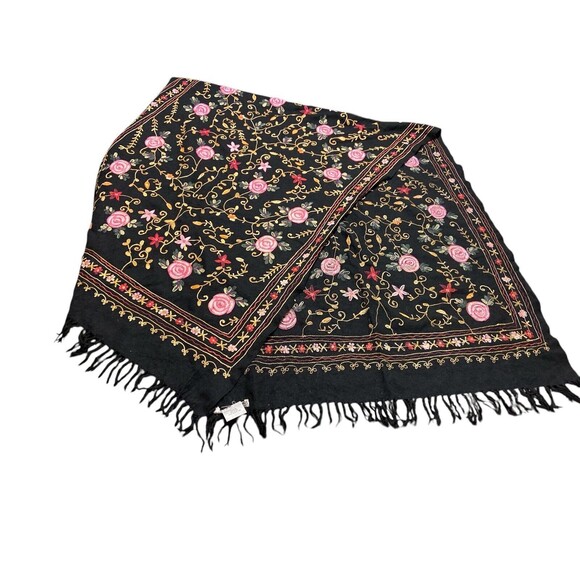 Felt Wool Scarf Handmade Black w/ Pink Roses Fringe Boho Wearable Art Excellent! - Picture 5 of 6